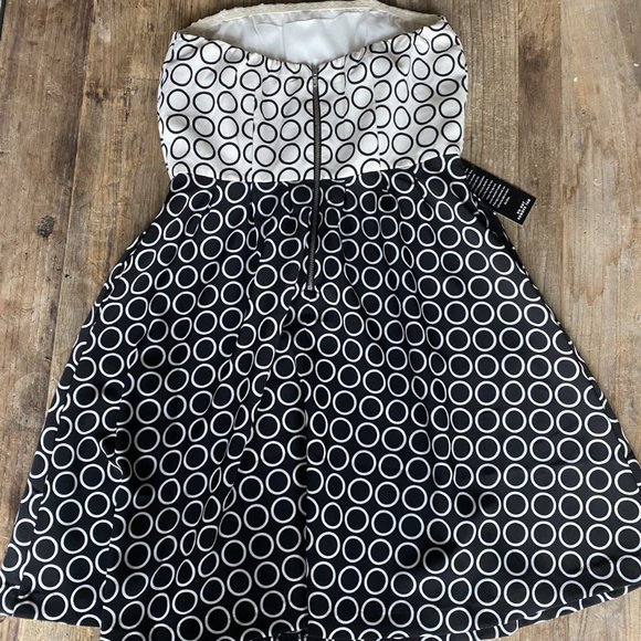 The limited Strapless Dress‎ - Picture 2 of 3